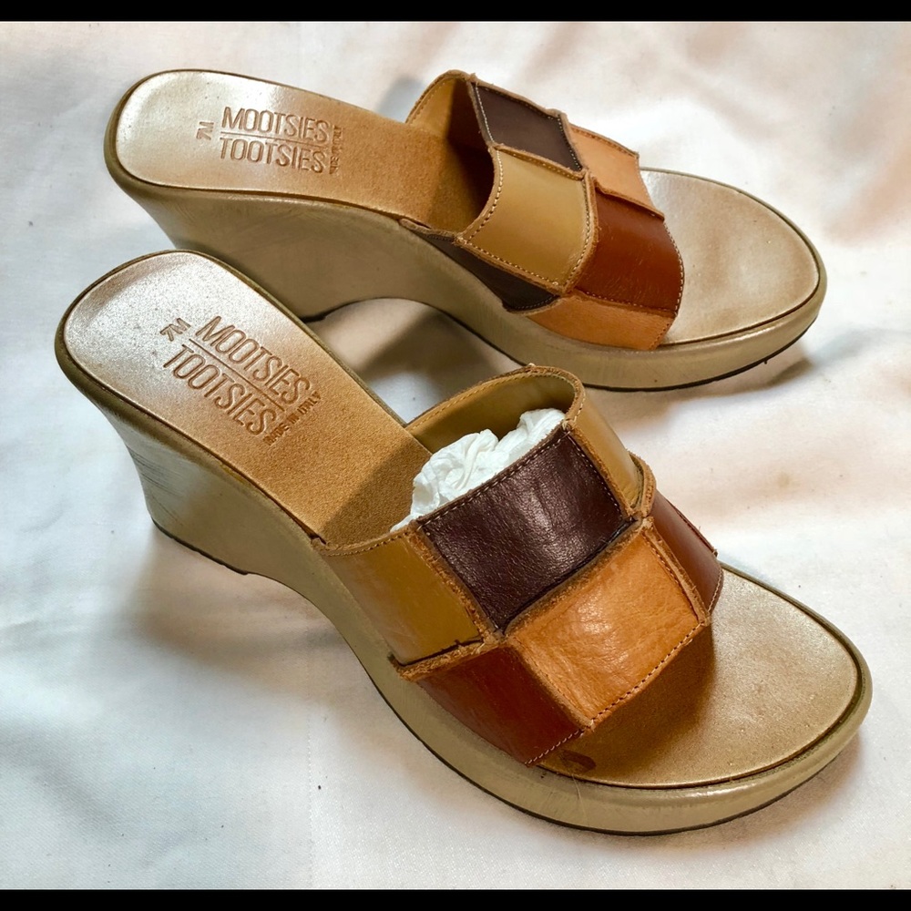 NEW Italian Leather M Tootsies Beige Wedges, s 7 M